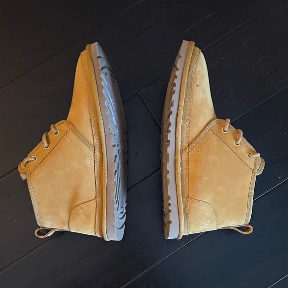 UGG Men’s Neumal Tan Chukka Boots - Picture 5 of 9